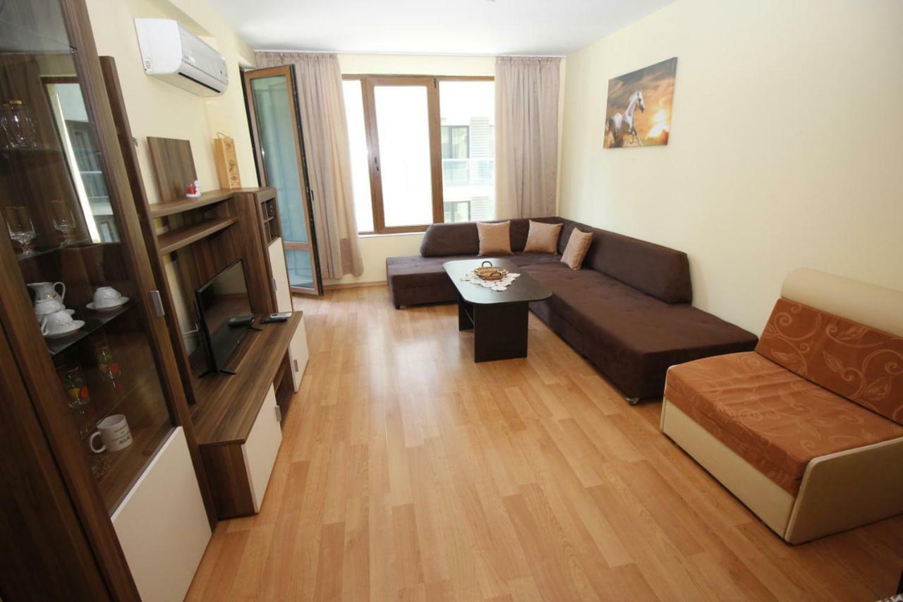 Apartment Rosi Pomorie Buitenkant foto