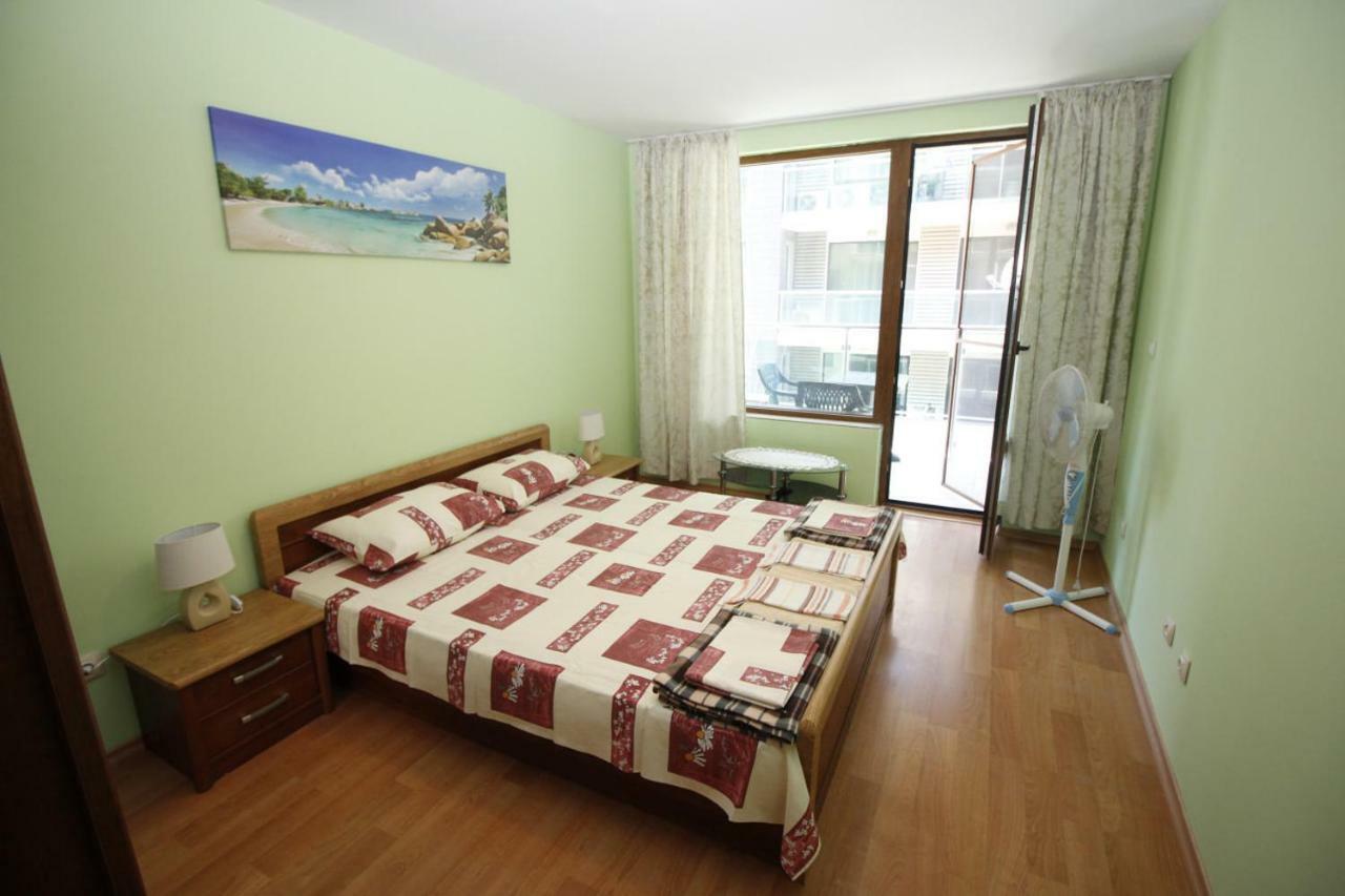 Apartment Rosi Pomorie Buitenkant foto