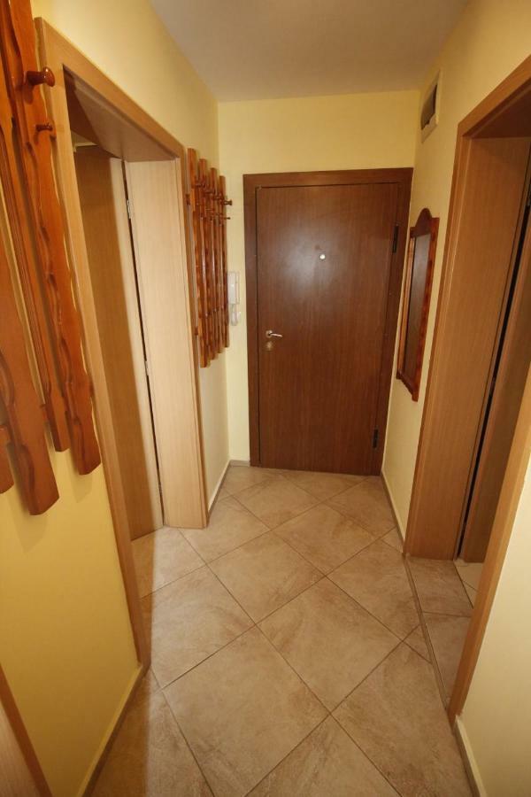 Apartment Rosi Pomorie Buitenkant foto