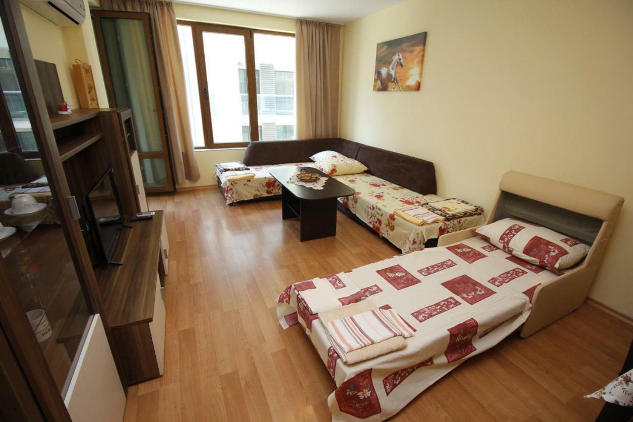 Apartment Rosi Pomorie Buitenkant foto
